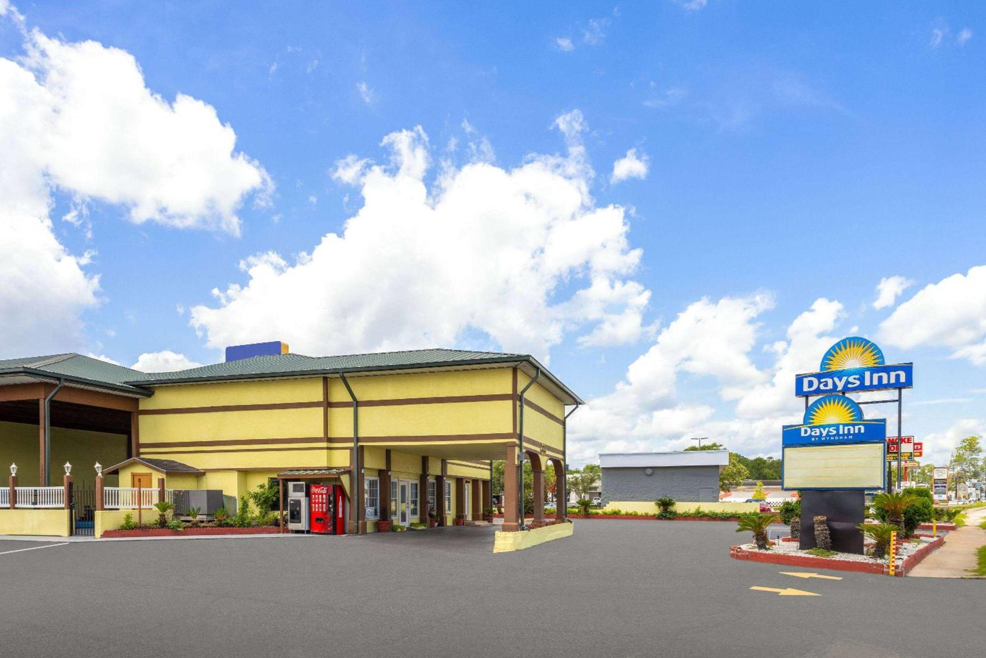 Days Inn By Wyndham Waycross Exterior photo