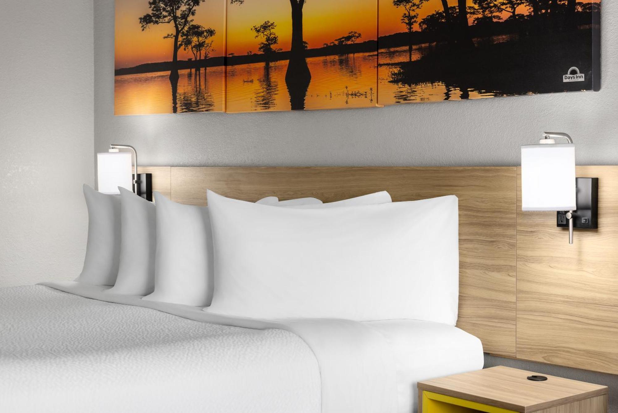 Days Inn By Wyndham Waycross Exterior photo
